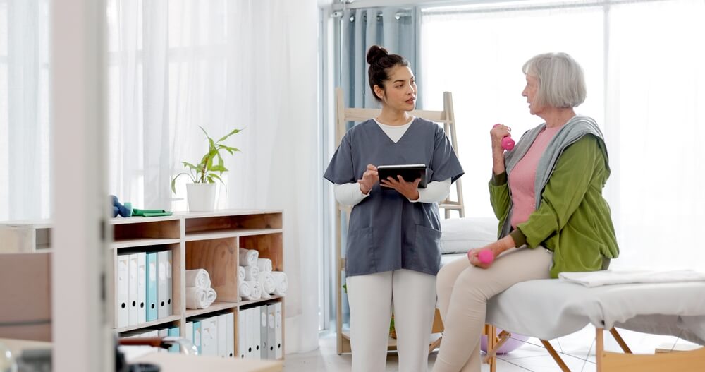 Hiring a virtual chiropractic assistant offers several benefits for both employers and patients. 